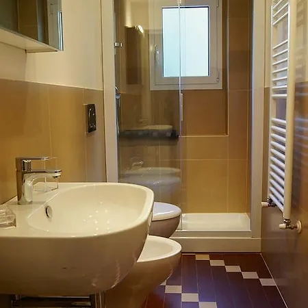 Greenhouse Apartment *